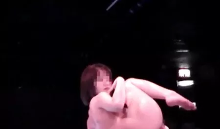 Jedan vrlo domoljub fete care danseaza sexi