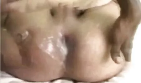 Penthouse PET Elena Jensen sex film free masturbira u svojoj sočnoj vagini!