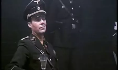 Kratke shemal sex film hlače.