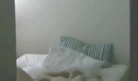 Azijski testovi slatkiša dišu flim sexi na obje usne