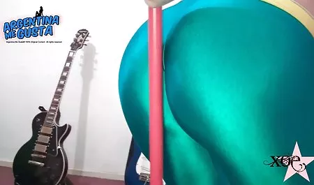 Mariah Milano mokra je uspaljena domaćica older sex film