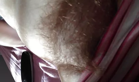 Vruća beba se skine i sex video porno xx upire joj pičku