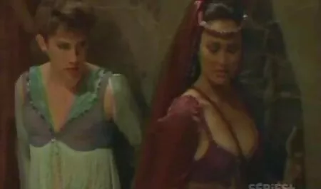 Reno Asuka skida youtube filme sexy gaćice pozira i jebe se kao kraljice